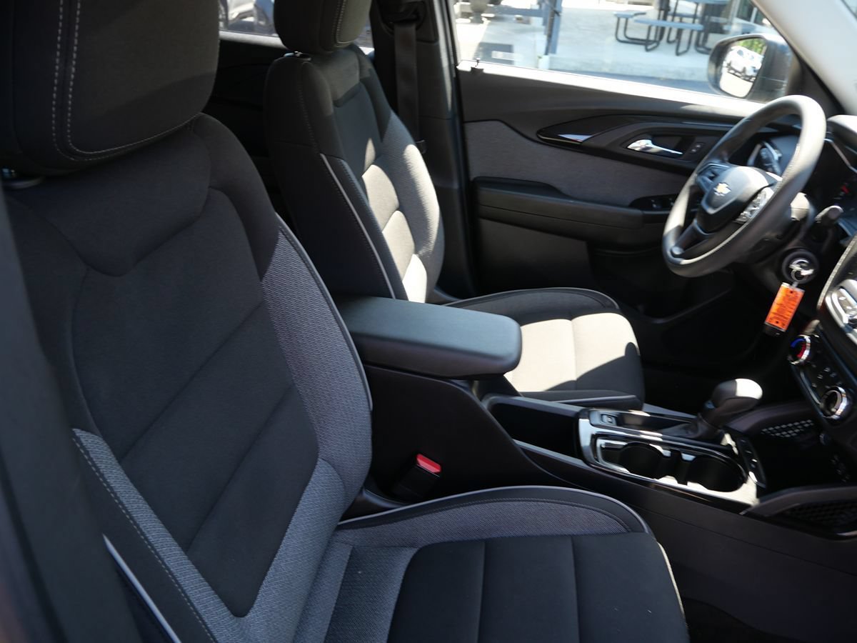 Used 2021 Chevrolet TrailBlazer LS FWD image 28