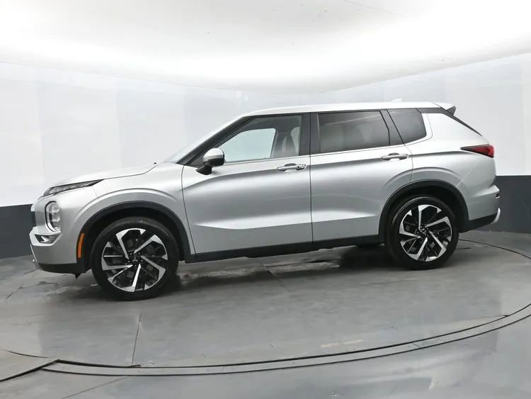 Used 2024 Mitsubishi Outlander FWD image 5