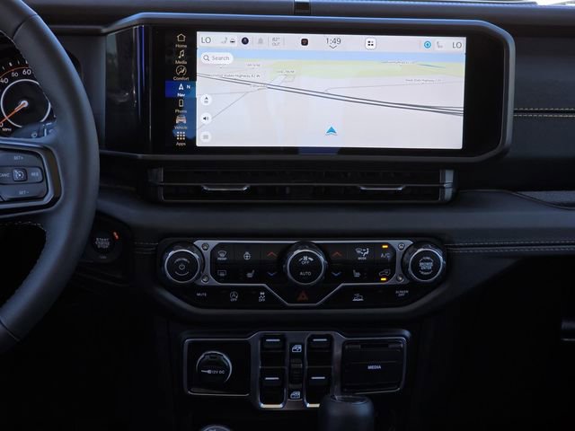 Used 2025 Jeep Gladiator Sport AWD/4WD image 12