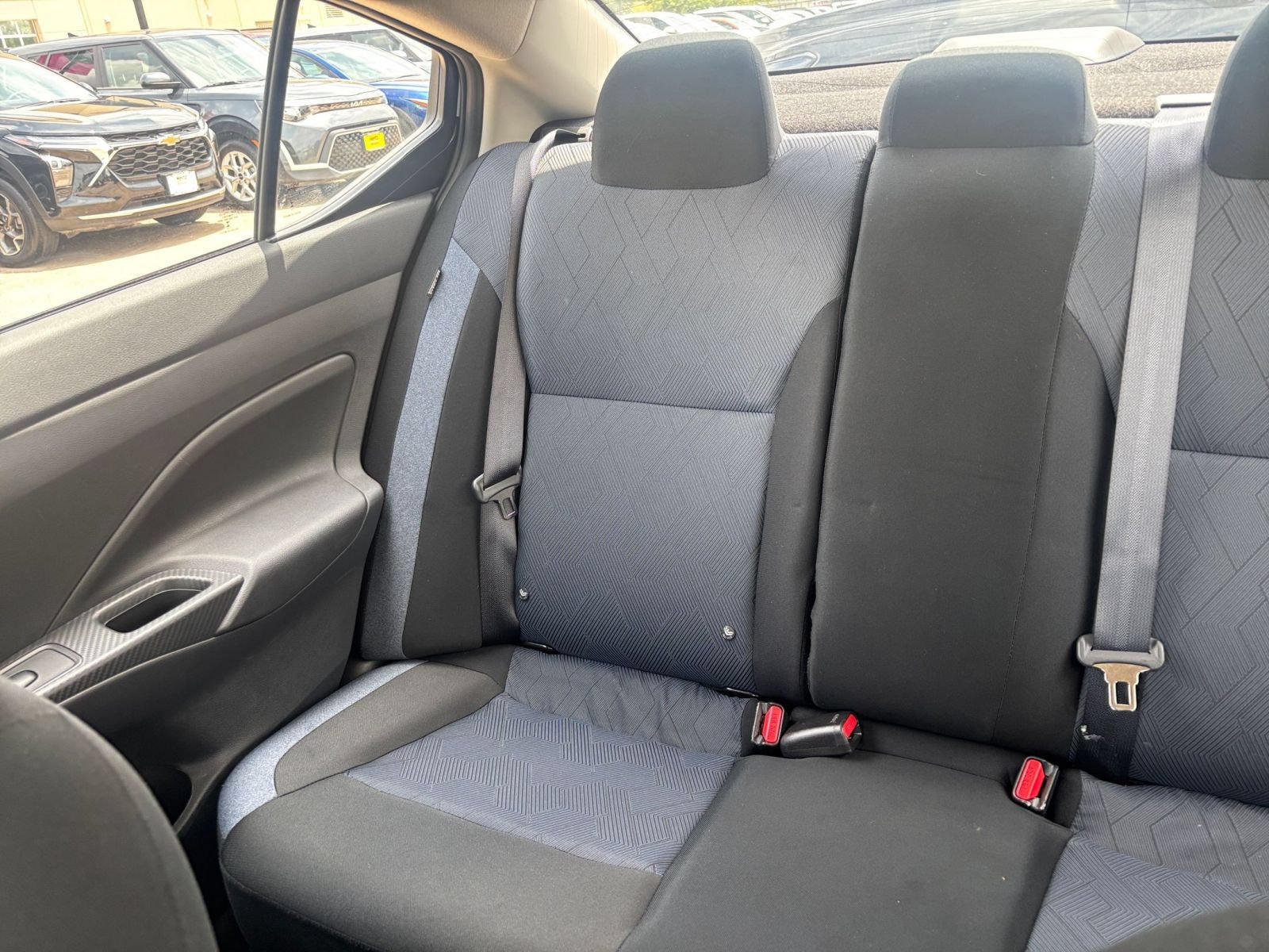 Used 2025 Nissan Versa SV FWD image 37