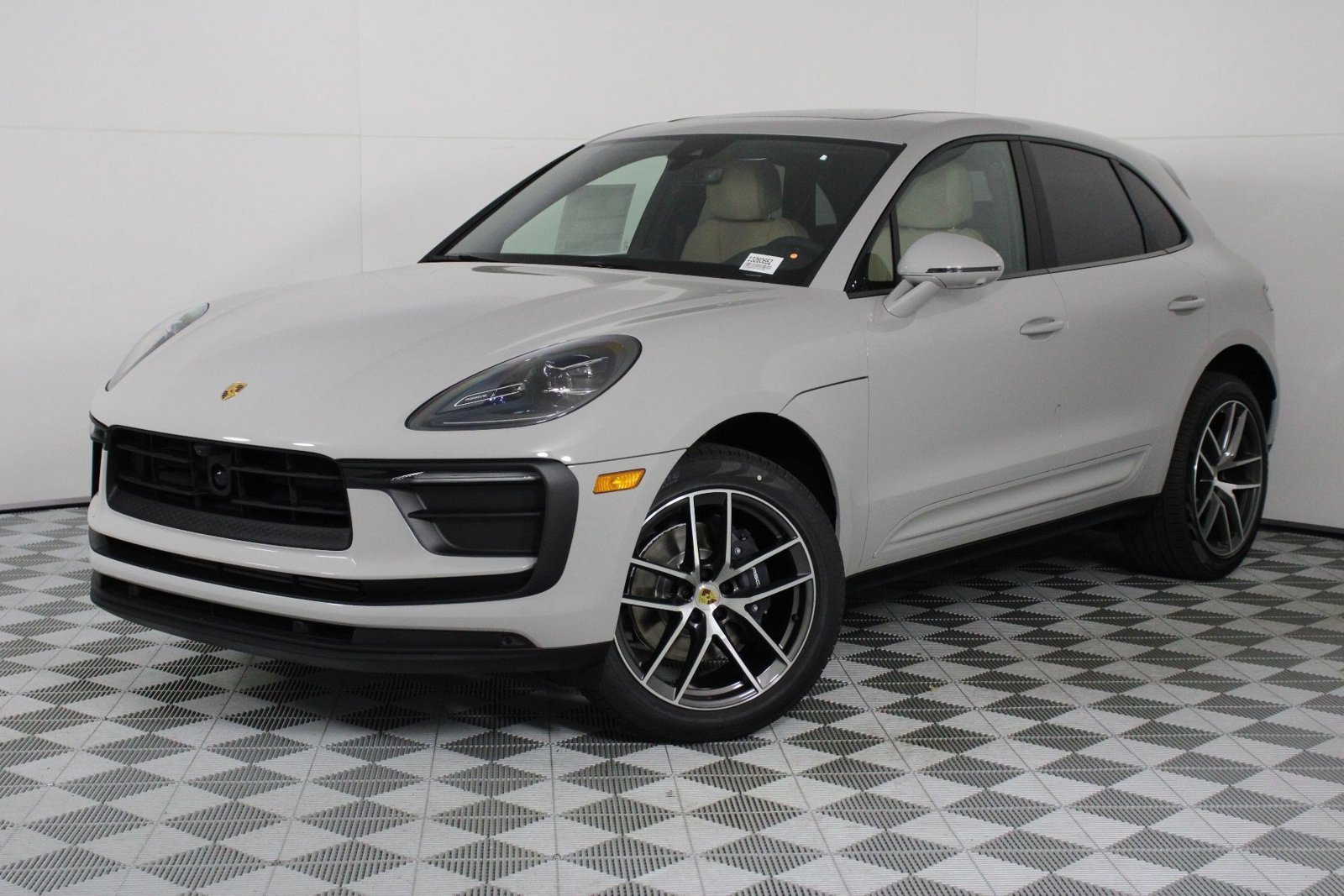 New 2026 Porsche Macan AWD/4WD image 1