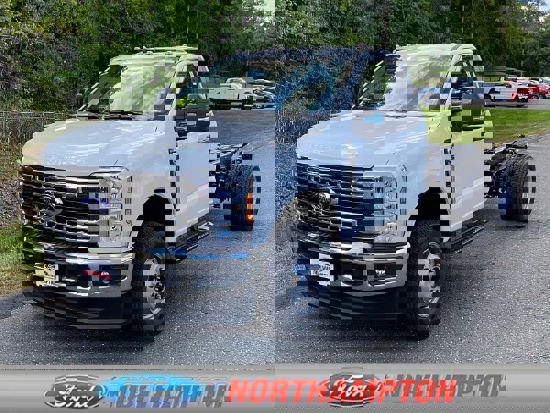 New 2026 Ford F350 XL image 1