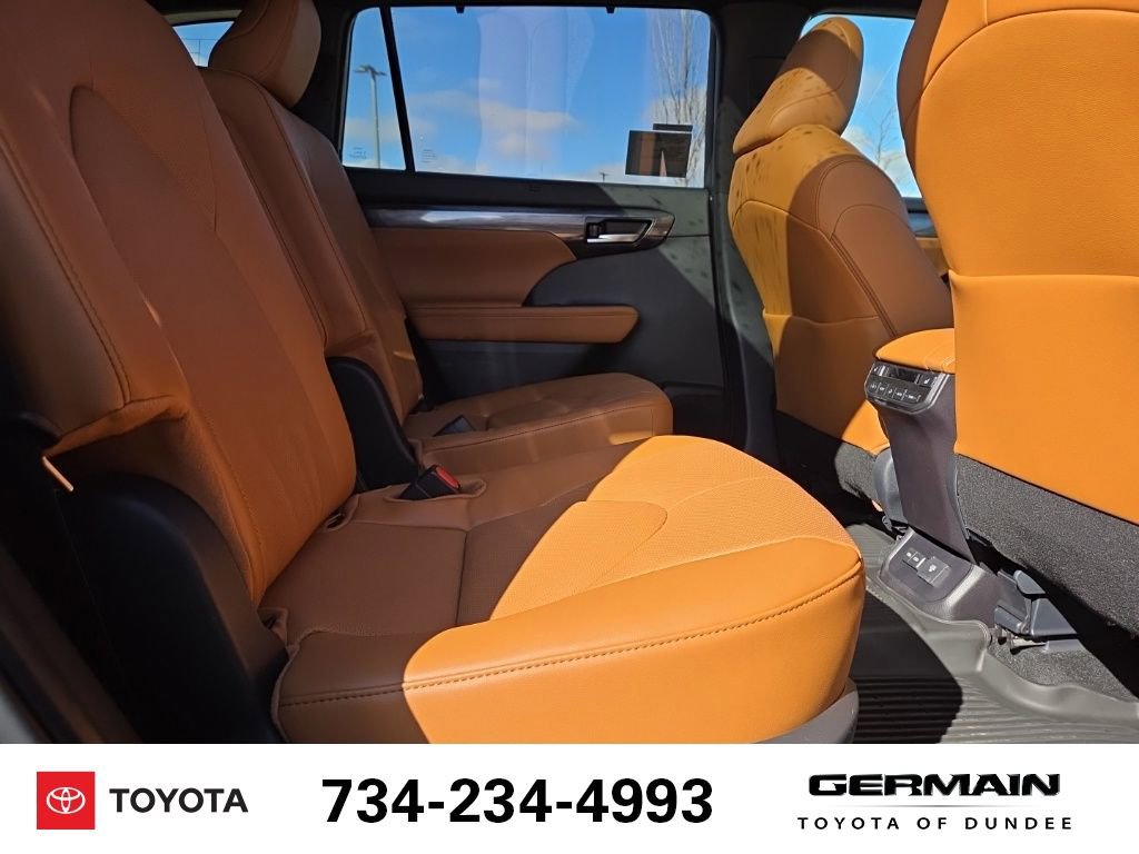 New 2026 Toyota Highlander Platinum image 29