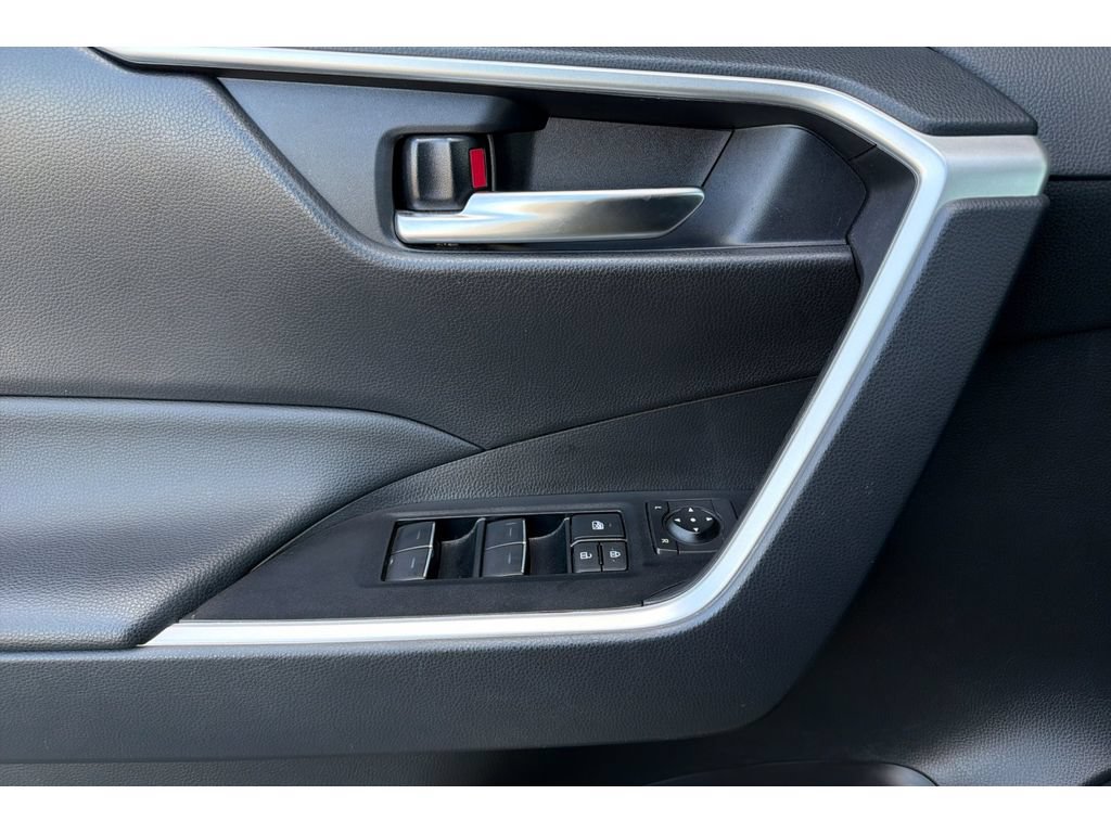 Certified 2025 Toyota RAV4 XLE AWD/4WD image 11