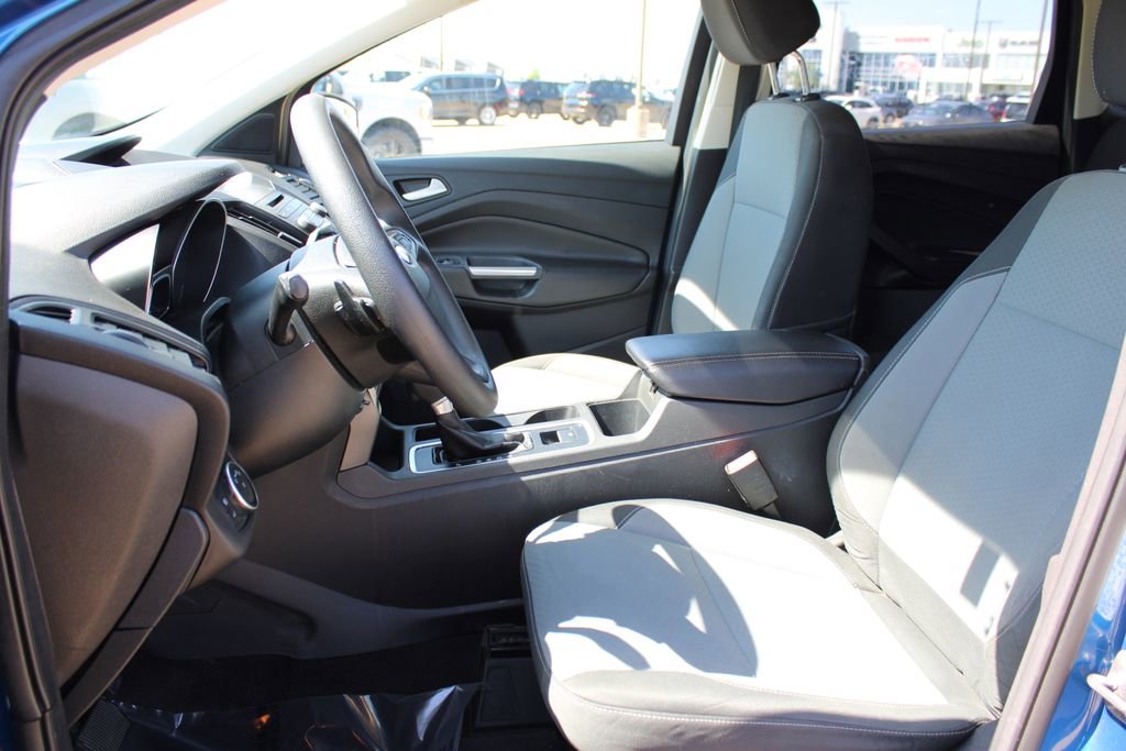 Used 2017 Ford Escape SE image 6