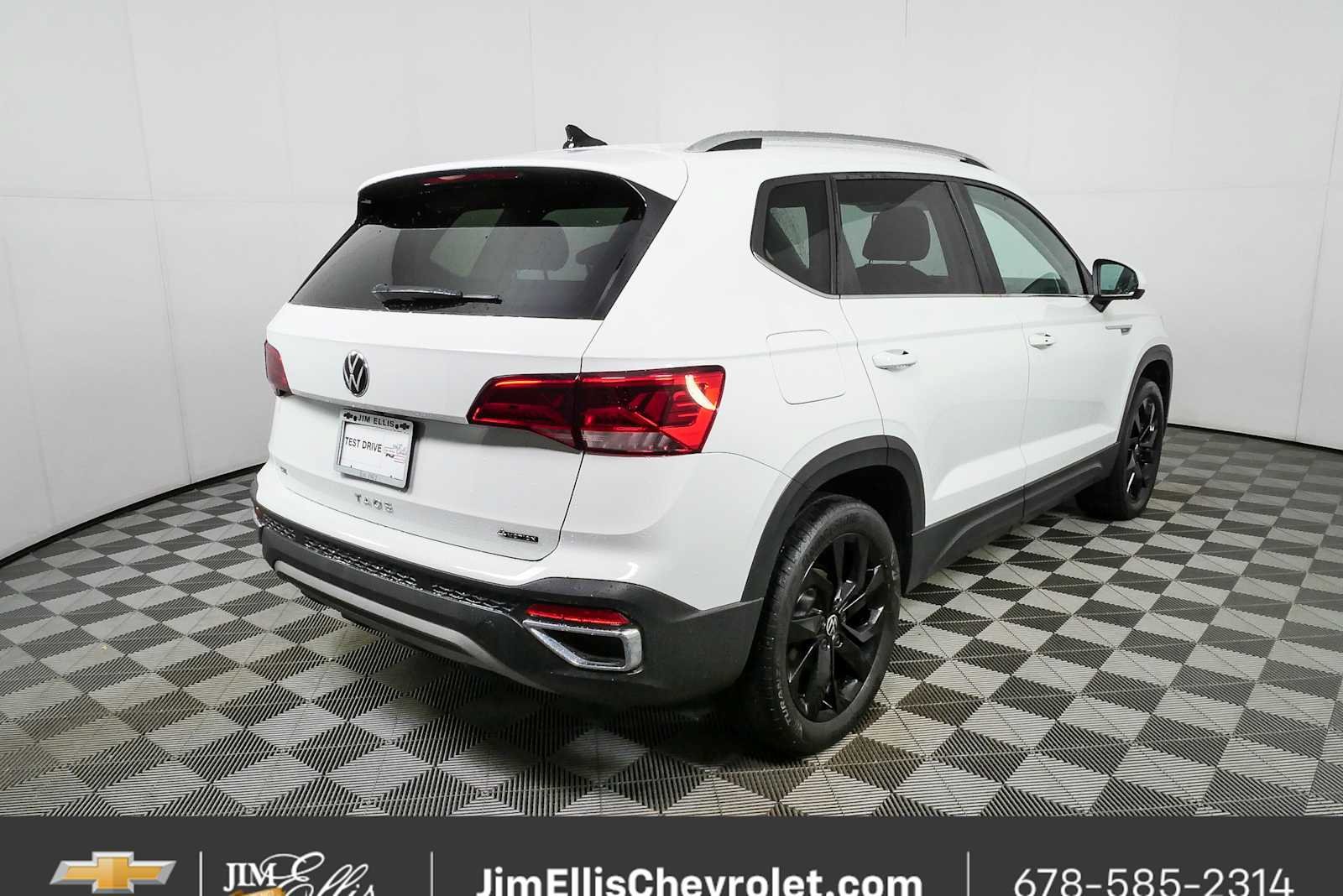 Used 2022 Volkswagen Taos SE AWD/4WD image 3