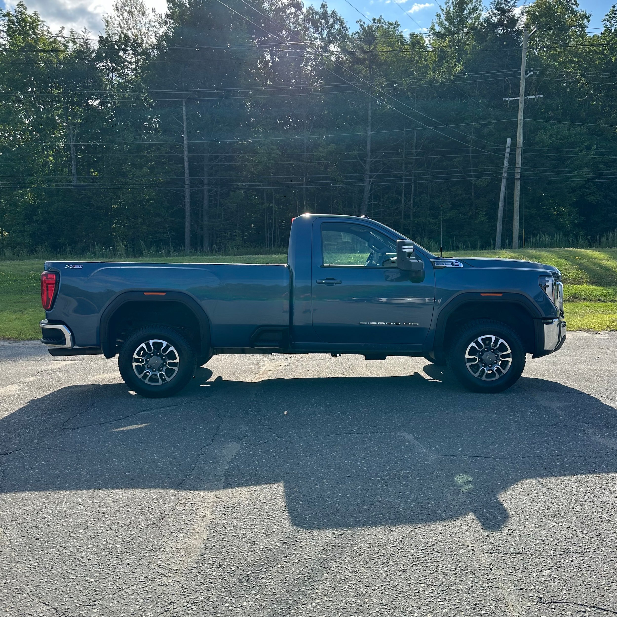 Used 2024 GMC Sierra 2500 SLE w/ SLE Convenience Package AWD/4WD image 2