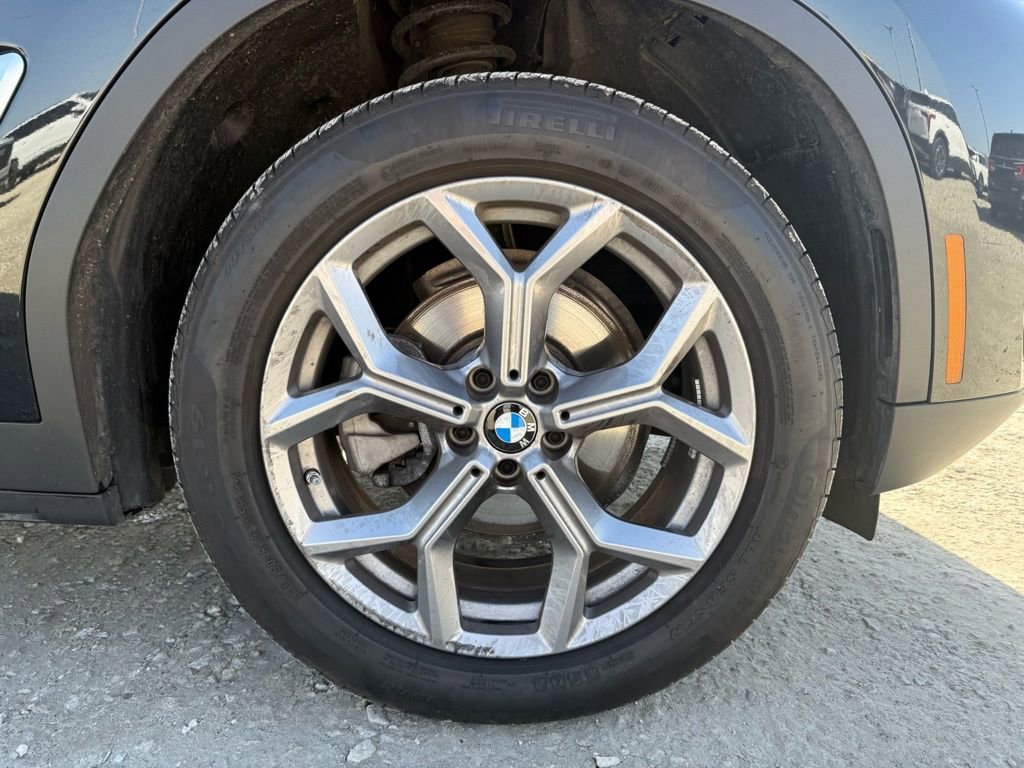 Used 2025 BMW X4 xDrive30i image 18