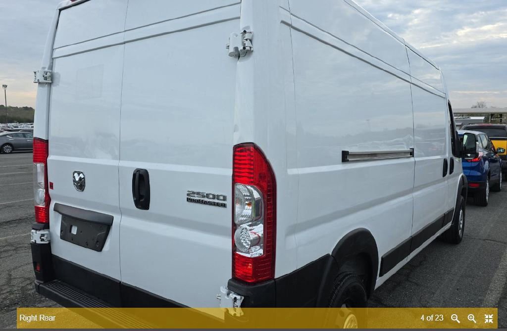 Used 2023 RAM ProMaster 2500 FWD image 3
