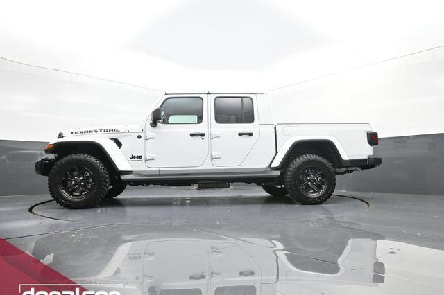 Used 2025 Jeep Gladiator Sport AWD/4WD image 14