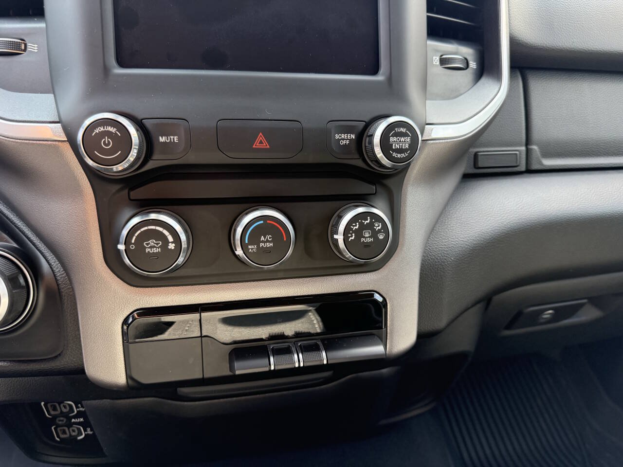 Used 2019 RAM 1500 Big Horn AWD/4WD image 12