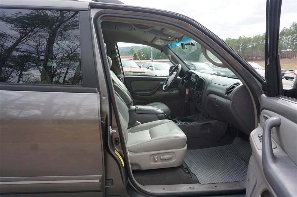 Used 2007 Toyota Sequoia SR5 image 16