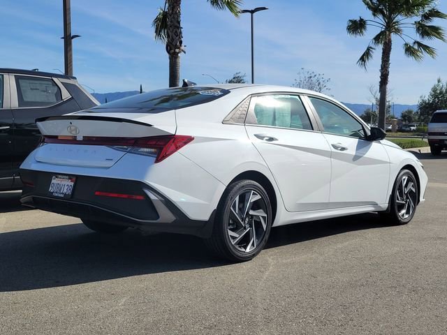 Certified 2025 Hyundai Elantra SEL image 2