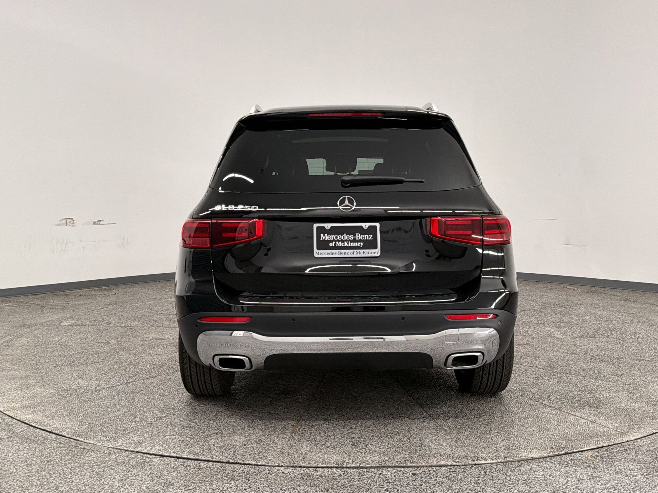 Used 2026 Mercedes-Benz GLB 250 image 10