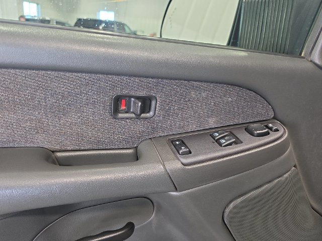 Used 2003 GMC Sierra 2500 SLE w/ Snow Plow Prep Package AWD/4WD image 18