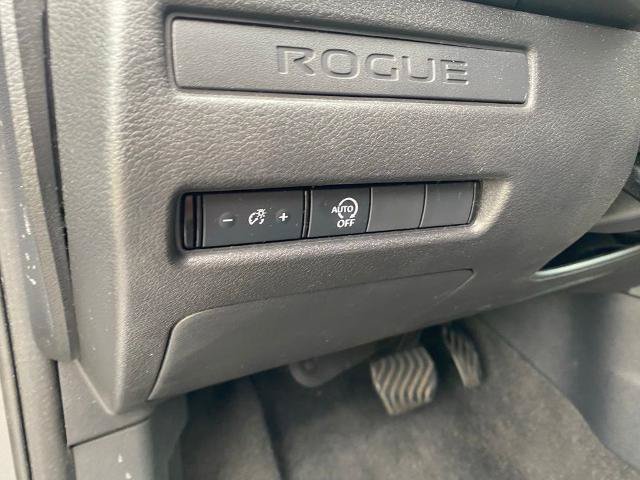Used 2024 Nissan Rogue S AWD/4WD image 17