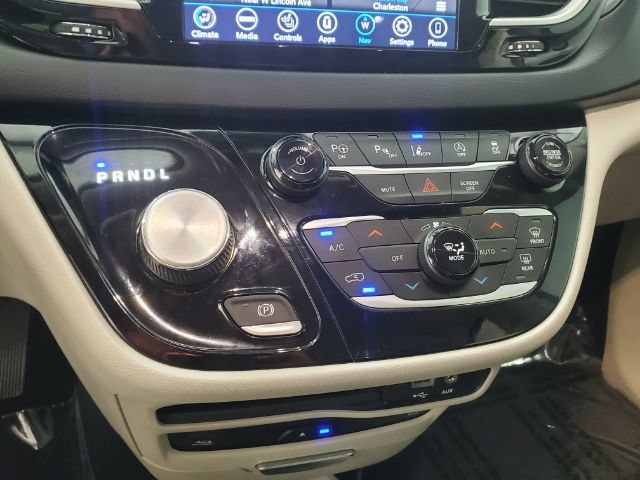 Used 2020 Chrysler Pacifica Touring-L Plus w/ Advanced Safetytec Group FWD image 30
