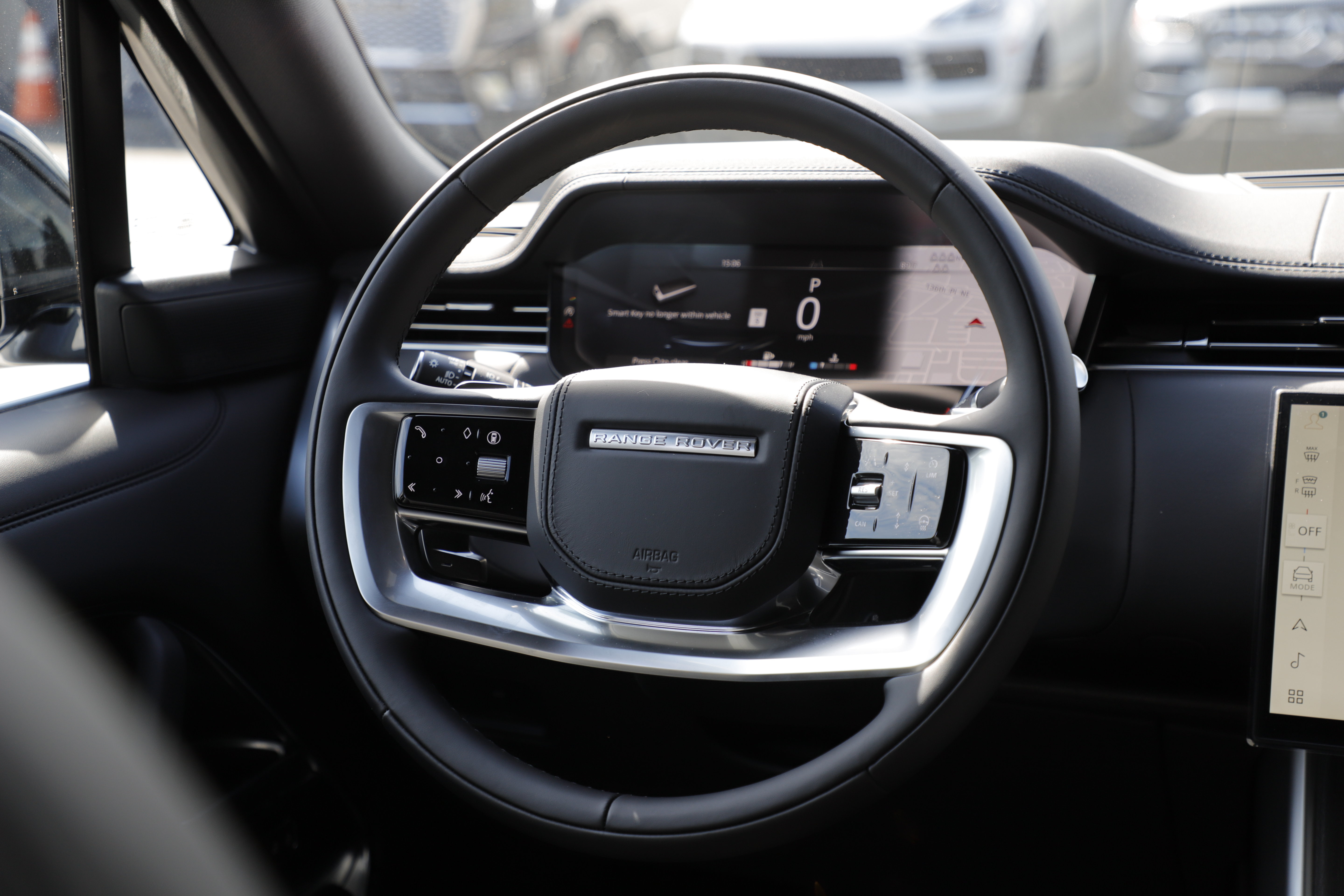 New 2026 Land Rover Range Rover Long Wheelbase SE AWD/4WD image 19