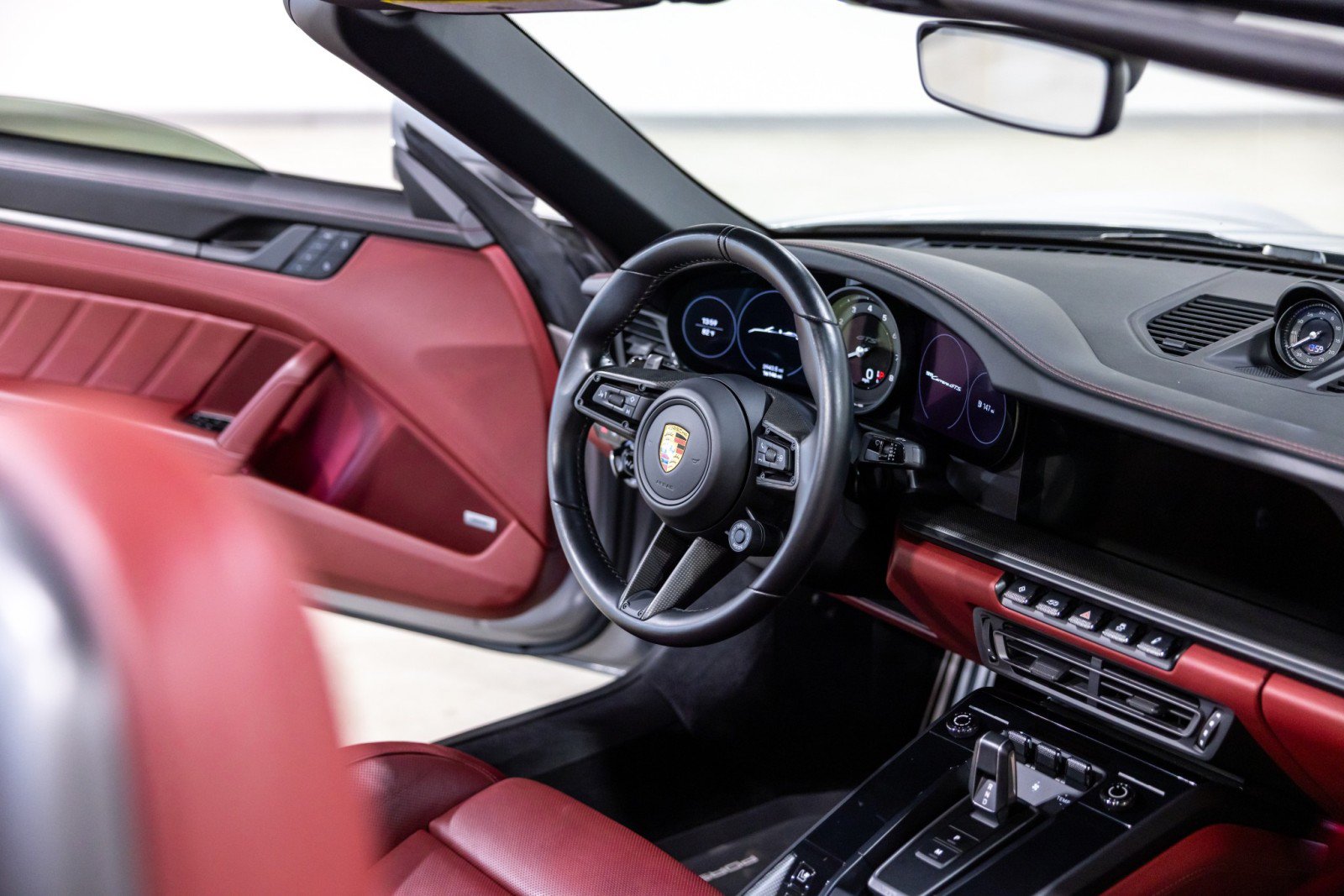 Used 2022 Porsche 911 Cabriolet image 36