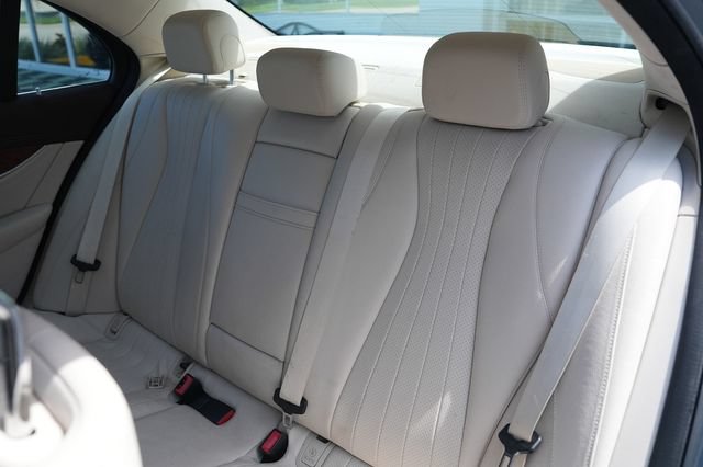 Used 2018 Mercedes-Benz E 300 4MATIC image 12