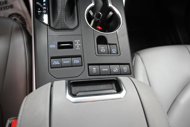 Used 2021 Toyota Highlander XLE AWD/4WD image 20