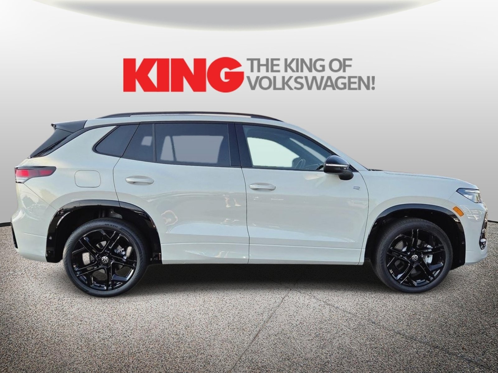 New 2026 Volkswagen Tiguan SE R-Line AWD/4WD image 2