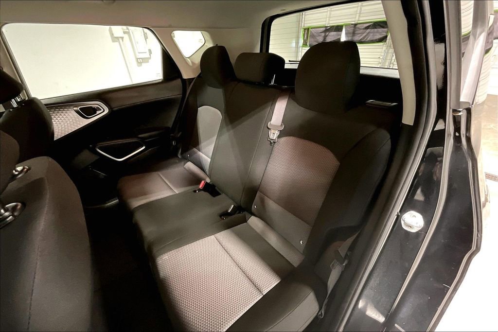 Used 2023 Kia Soul S image 33