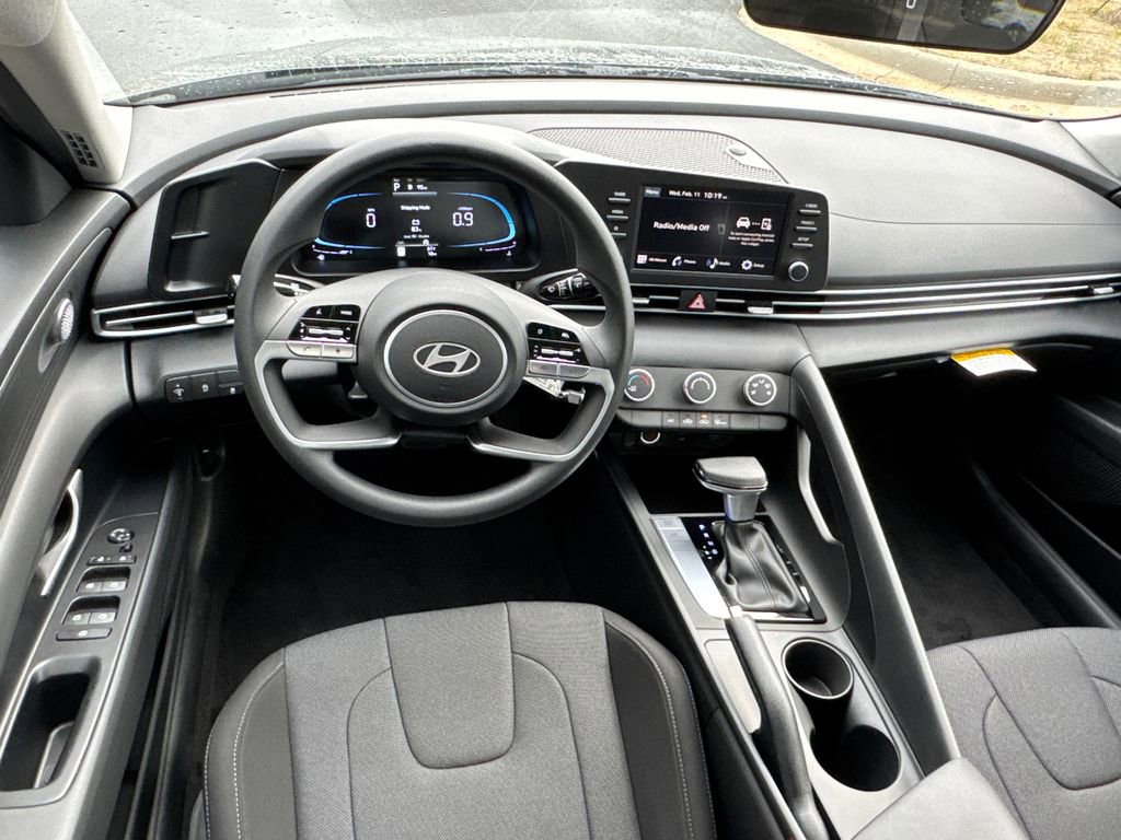 New 2026 Hyundai Elantra SE FWD image 14