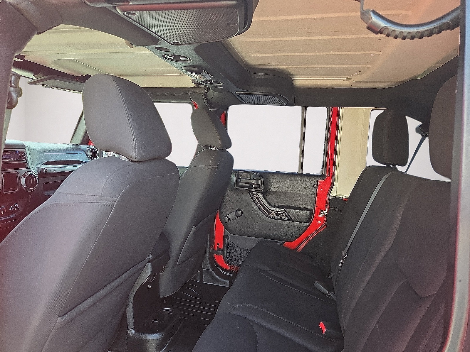 Used 2015 Jeep Wrangler Unlimited Sport w/ Connectivity Group AWD/4WD image 20