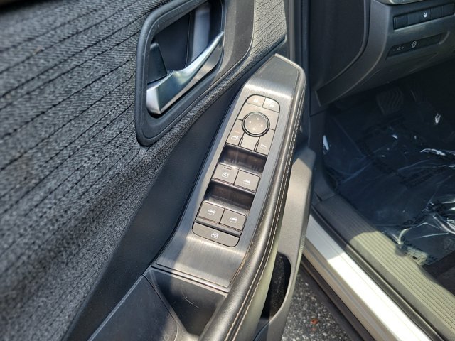 Used 2023 Nissan Rogue SV FWD image 16