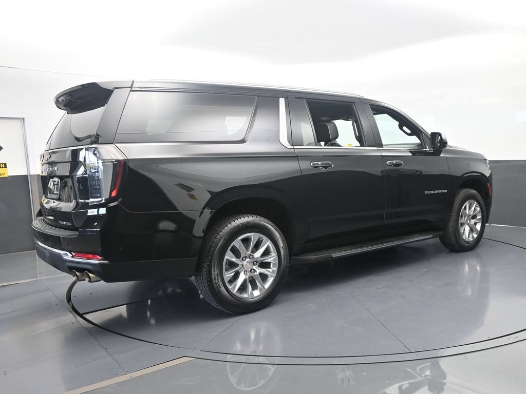 Used 2026 Chevrolet Suburban Premier AWD/4WD image 6