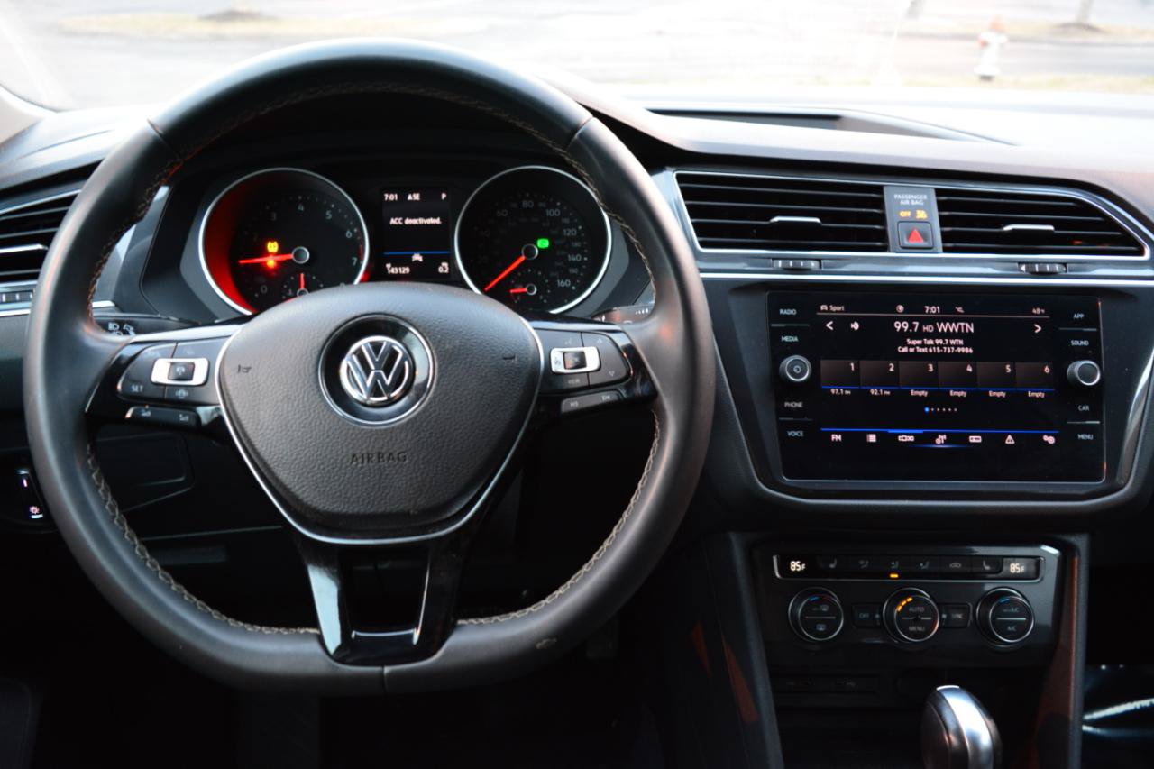Used 2021 Volkswagen Tiguan SE AWD/4WD image 18