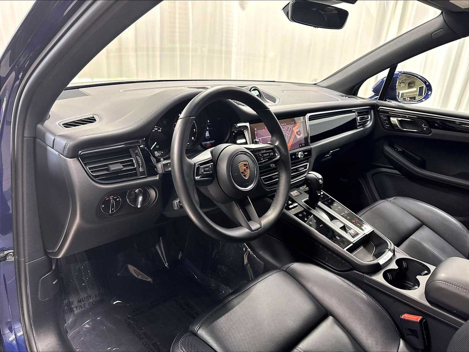 Used 2026 Porsche Macan AWD/4WD image 6