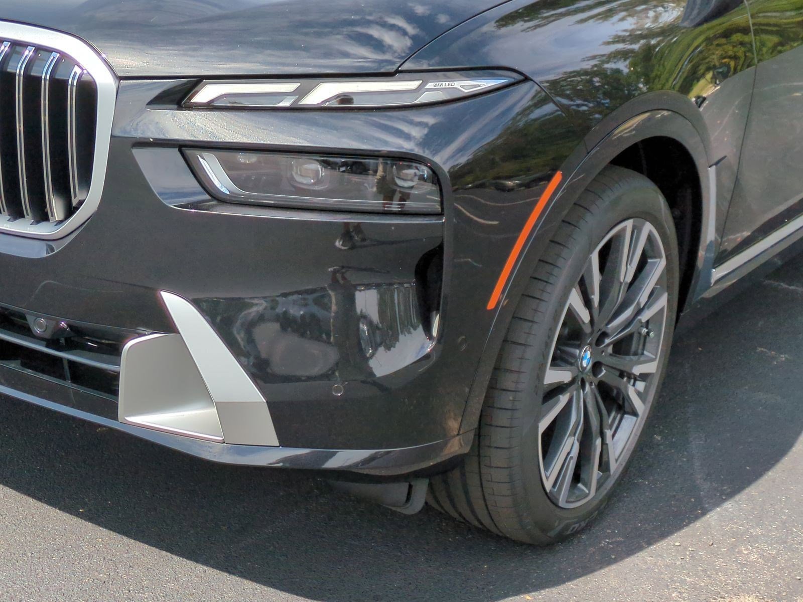 Used 2026 BMW X7 xDrive40i AWD/4WD image 6