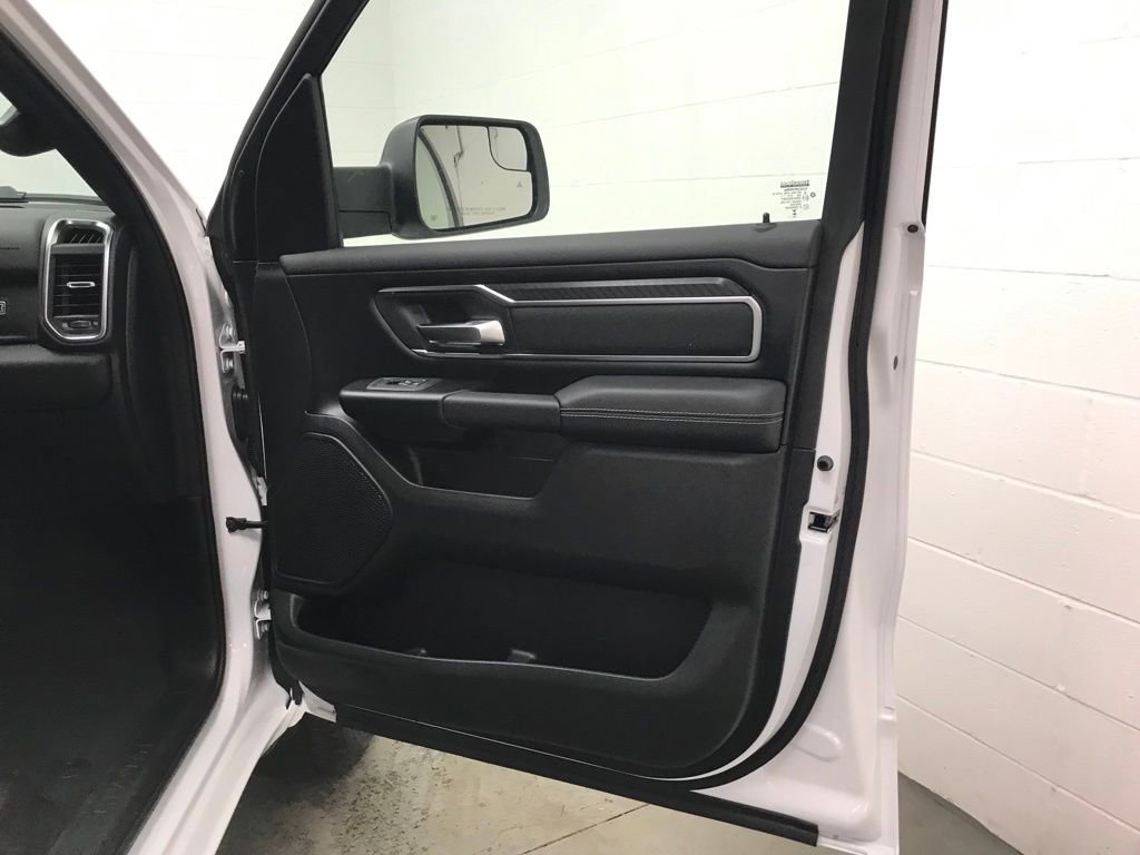 New 2026 RAM 1500 4x4 Crew Cab image 38