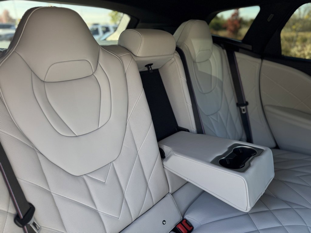 Used 2026 BMW XM Label Red image 30