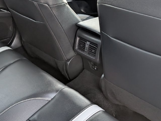 Used 2025 Toyota Camry SE FWD image 30