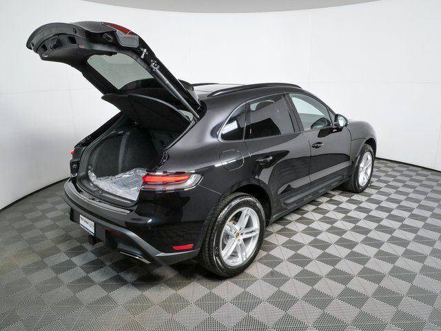 New 2026 Porsche Macan AWD/4WD image 31