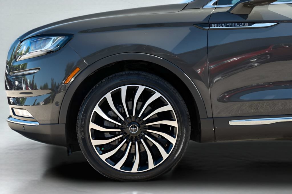 Used 2022 Lincoln Nautilus Black Label w/ Class II Trailer Tow Package AWD/4WD image 12