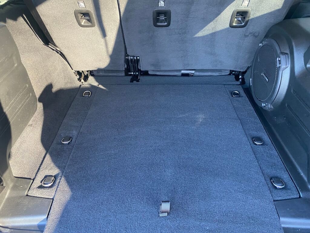 Used 2022 Jeep Wrangler Unlimited Sahara w/ Cold Weather Group image 18