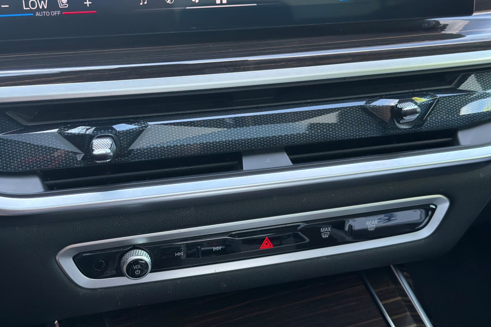 Certified 2025 BMW X7 xDrive40i image 27