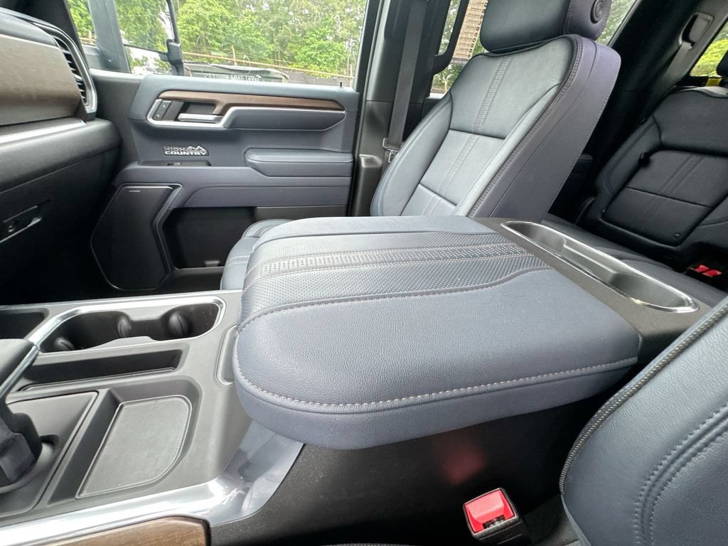 Used 2025 Chevrolet Silverado 1500 High Country w/ High Country Premium Package AWD/4WD image 24