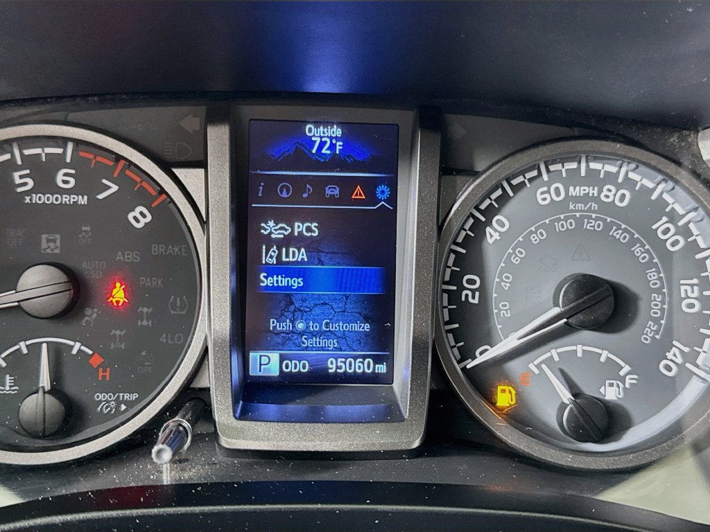 Used 2020 Toyota Tacoma TRD Off-Road w/ TRD Premium Off Road Package AWD/4WD image 32