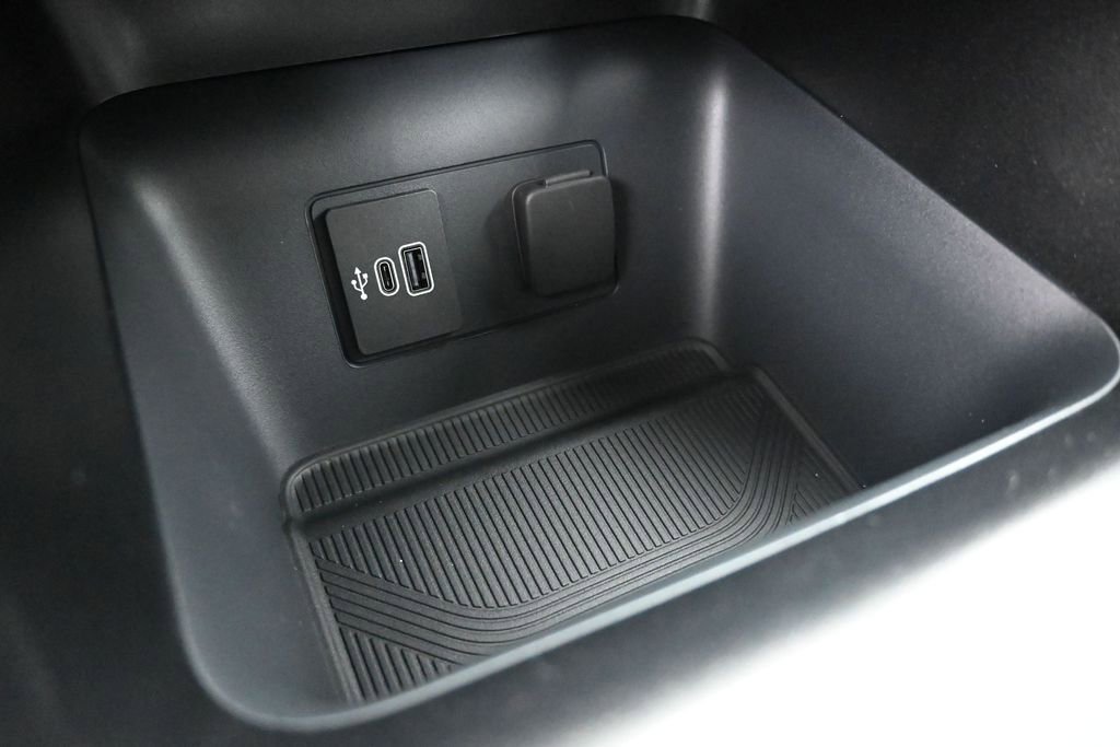 New 2026 Ford Explorer Active RWD image 17