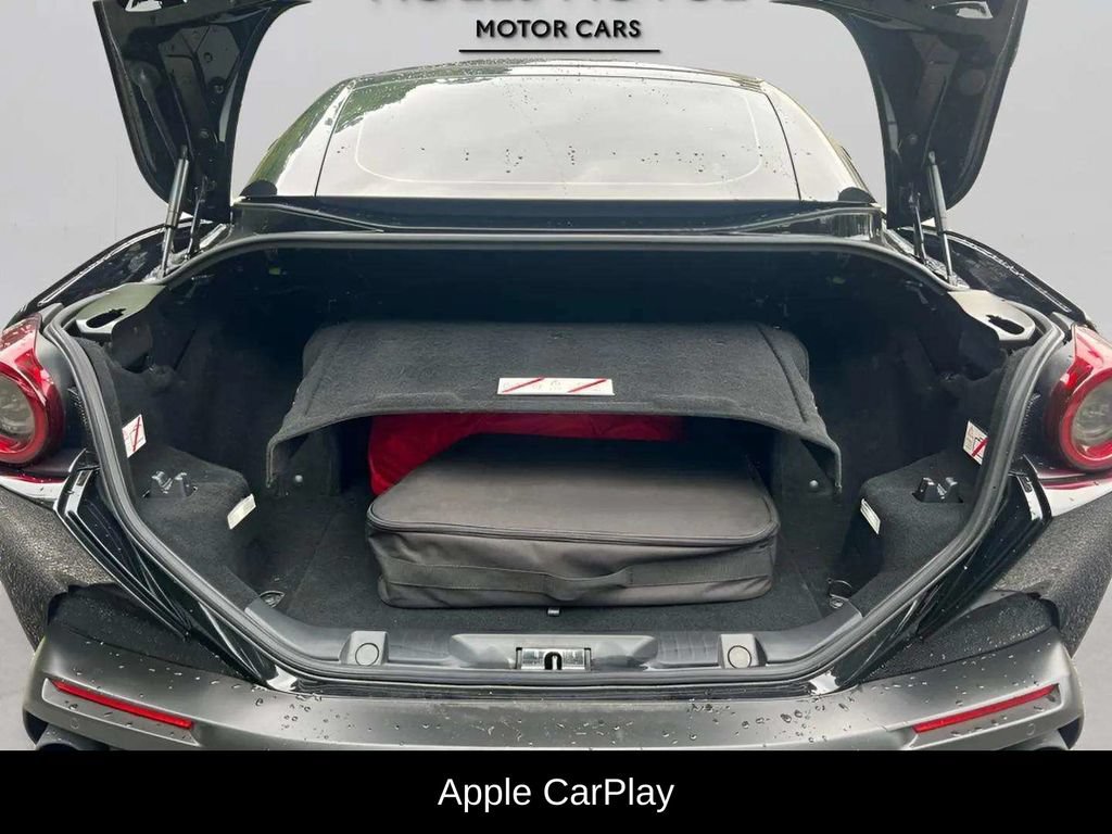Used 2020 Ferrari Portofino RWD image 12