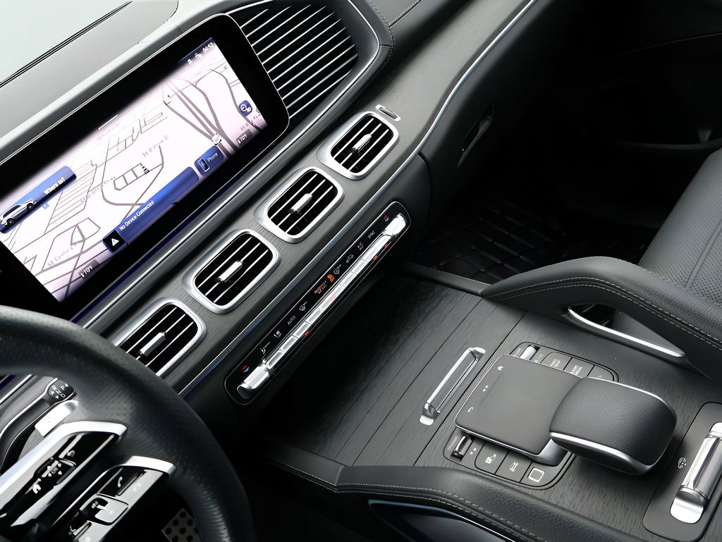 Used 2025 Mercedes-Benz GLS 450 4MATIC image 20