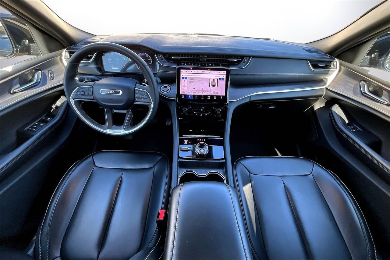 Certified 2024 Jeep Grand Cherokee Limited image 14