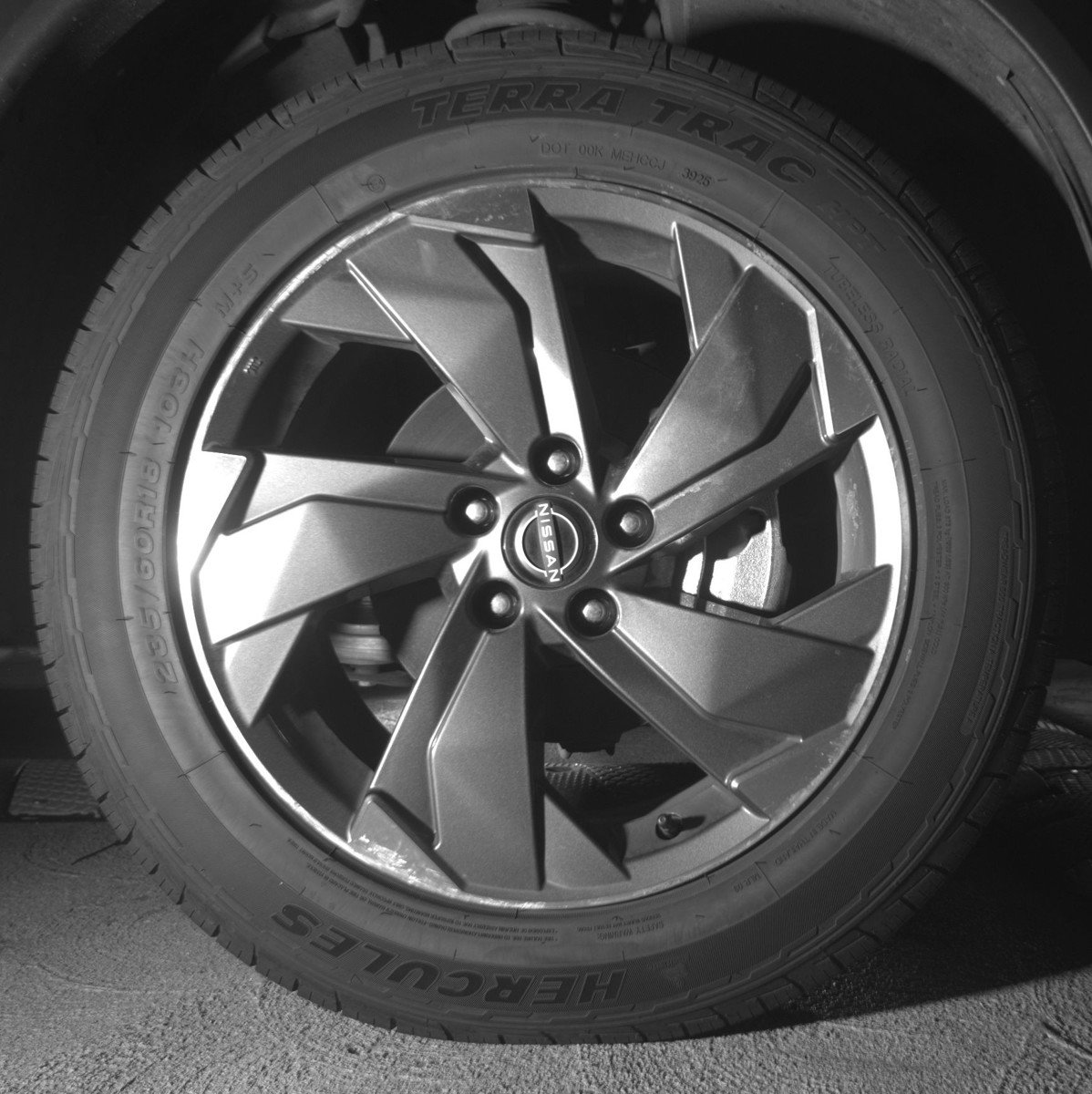 Used 2025 Nissan Rogue SV image 13