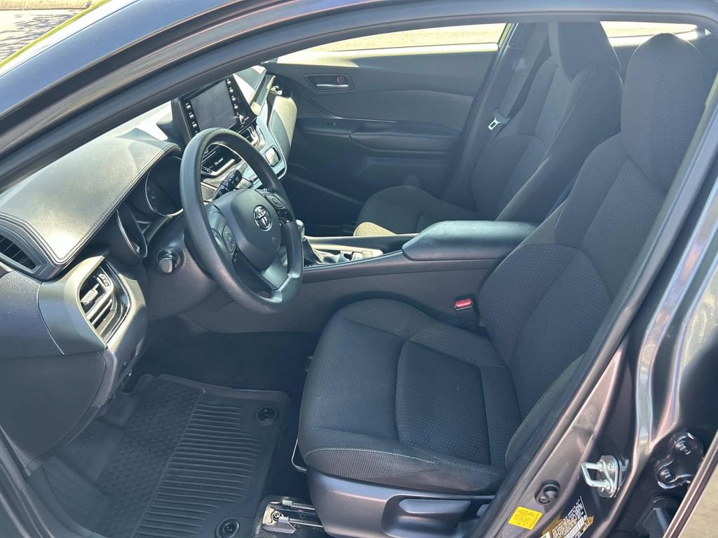 Used 2019 Toyota C-HR LE image 19