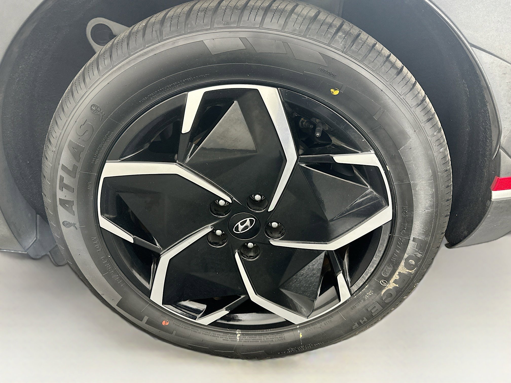 Used 2024 Hyundai Ioniq 5 SEL RWD image 11